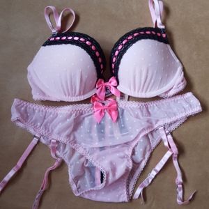 Victoria's secret sexy little push up 34B large